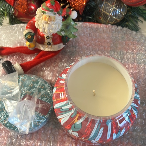 Capri Blue Tinsel & Spice Scented Candle - Pattern Play Signature Holiday Candle - Picture 9 of 9